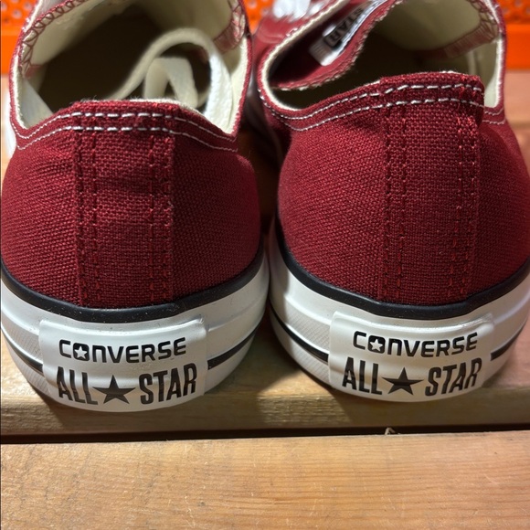 Converse Men's Chuck Taylor Maroon Low Top - Picture 3 of 11